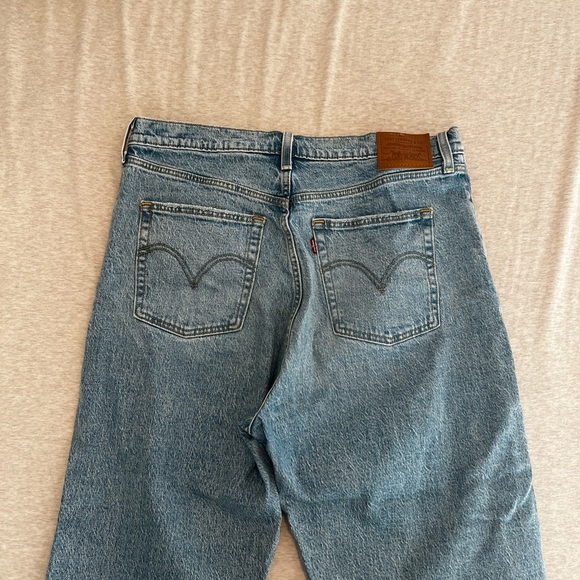 Levi’s Ribcage Straight Ankle Jean - Picture 3 of 3